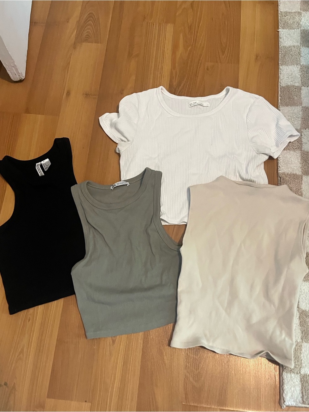 Cropped Summer Basic Tops Bundle/Lot